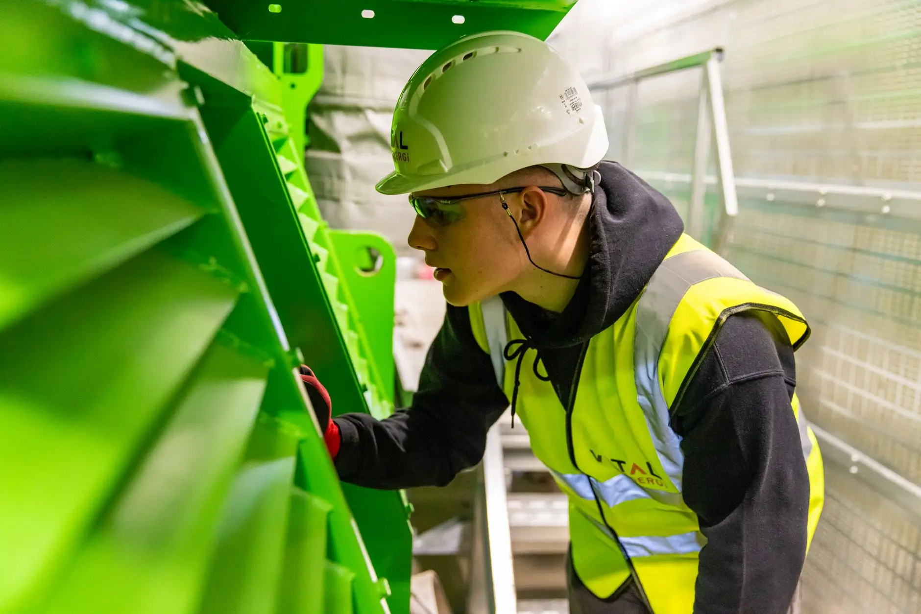 湖北坎泽鑫PLC模块在汽车产线自动化控制中的应用解析封面图